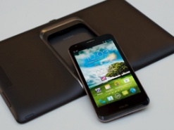Asustek продала почти миллион устройств PadFone 2 по всему миру