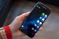 Операционная прибыль производителей мобильных телефонов упала на 19%