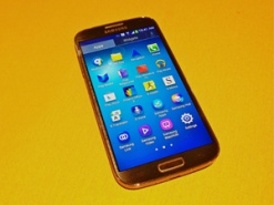 Смартфон Galaxy S4 станет катализатором роста рынка AMOLED-дисплеев