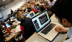 Почему не стоит записывать лекции при помощи ноутбука