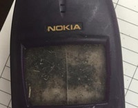 Спустя 10 лет Nokia 3320 вернулся к владелице, но разлуку не пережил