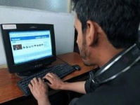 Две трети компаний видят в Facebook угрозу