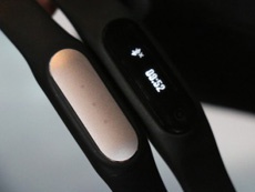 Стоимость и внешний вид Xiaomi Mi Band 2 стали известны ещё до анонса