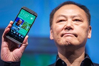 Выручка HTC снизилась после двух месяцев роста