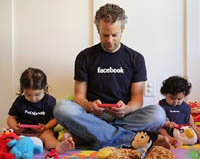 Популярности Facebook в США ничего не угрожает