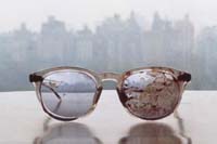 Обама ретвитнул фотографию окровавленных очков Леннона