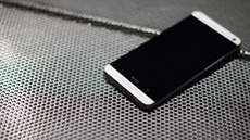 Нужны ли смартфонам стереодинамики?