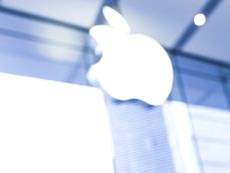 Акции Apple упали ниже $100 на фоне слухов о сокращении производства iPhone