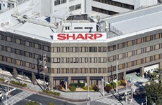 Глава Foxconn намерен сократить персонал Sharp