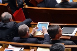 В 2012 году было выпущено 1,2 млрд смартфонов, планшетов и ПК