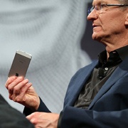 Инвесторы рассчитывают на новые продукты Apple