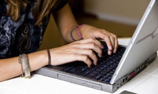 Интернет-мошенница заработала 70 000 гривен на фиктивном розыгрыше автомобилей