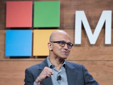 Глава Microsoft посмеялся над Apple из-за сходства iPad Pro с планшетами Surface