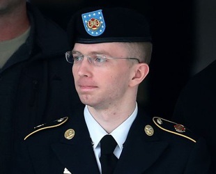 Информатора Wikileaks посадили на 35 лет