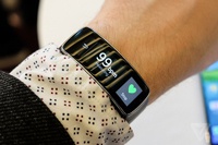 Интерес потребителей к носимой электронике растет