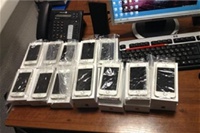 В аэропорту "Киев" у пассажира изъяли контрабандные "Iphone 5S"