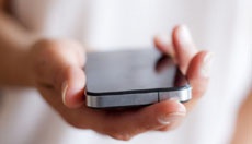 Британка по ошибке опубликовала интимное селфи в объявлении о продаже дивана