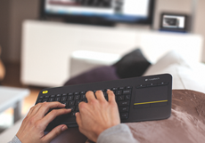 Logitech анонсировала беспроводную клавиатуру с тачпадом