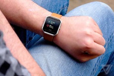 Глава Fitbit: покупка Pebble поможет преобразить рынок «умных» часов