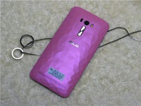 Asus Zenfone Selfie получил специальную версию с 128 ГБ памяти