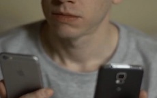 HTC «троллит» Samsung и Apple