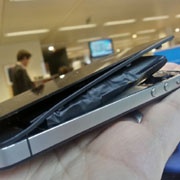 От Apple требуют $75 тысяч за взорвавшийся iPhone 4S