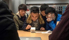 Как защитить свой iPhone от любопытных