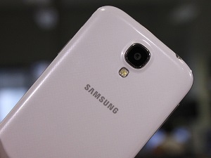 Samsung отдаст на аутсорсинг 30 млн смартфонов