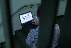 СМИ: Деятельность запустивших вирус-блокировщик хакеров координировалась из РФ