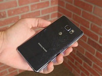 Samsung Galaxy Note 5 переносит падения лучше, чем Galaxy S6
