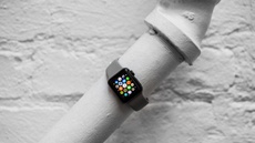 Чем Apple Watch Series 2 отличаются от модели первого поколения