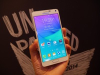 The owners of Samsung Galaxy Note 4 reported receiving Android 5.0.1