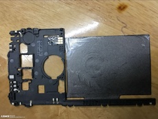 Фрагмент корпуcа LG V30 подтверждает беспроводную зарядку