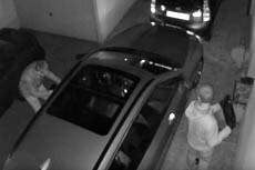 Хакеры научились угонять автомобили с помощью радио