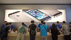 Уолл-стрит прогнозирует незначительный рост продаж iPhone