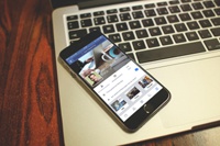 Как запретить Facebook «сжирать» батарейку iPhone