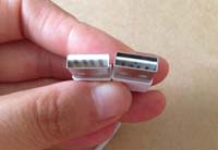 В Сеть попало новое фото Lightning-кабеля Apple с двухсторонним коннектором USB