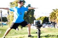 Небольшой аксессуар превратит iPhone в видеооператора