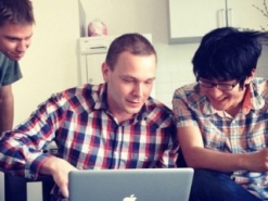 Известный хакер критикует iOS 7