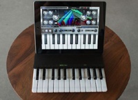 iPad превратили в пианино