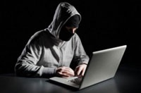 Вместо телефона, заказанного через интернет, николаевец получил бандероль с камнем