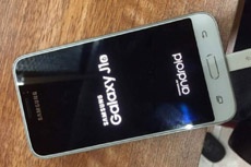 Появились «живые» изображения нового смартфона Samsung Galaxy J1