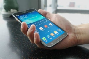 За 40 дней Samsung продала 10 тысяч изогнутых смартфонов Galaxy Round