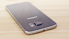 Переживёт ли Galaxy S6 столкновение с Tesla Model S?