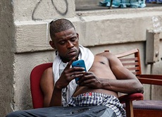 Бедным американцам оплатят высокоскоростной интернет и мобильную связь