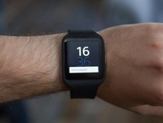 Sony SmartWatch 3 начали обновляться до Android Wear 1.3