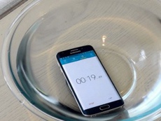 Samsung Galaxy S6 Edge проверили на водонепроницаемость