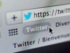 Французский суд обязал Twitter раскрывать данные антисемитов