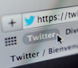 Французский суд обязал Twitter раскрывать данные антисемитов