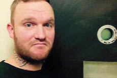 Преступник насмешил интернет отзывом о тюремной камере